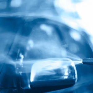 fragmento-de-lavagem-limpeza-de-carros-na-lavagem-de-carros-plano-de-fundo_548821-25126